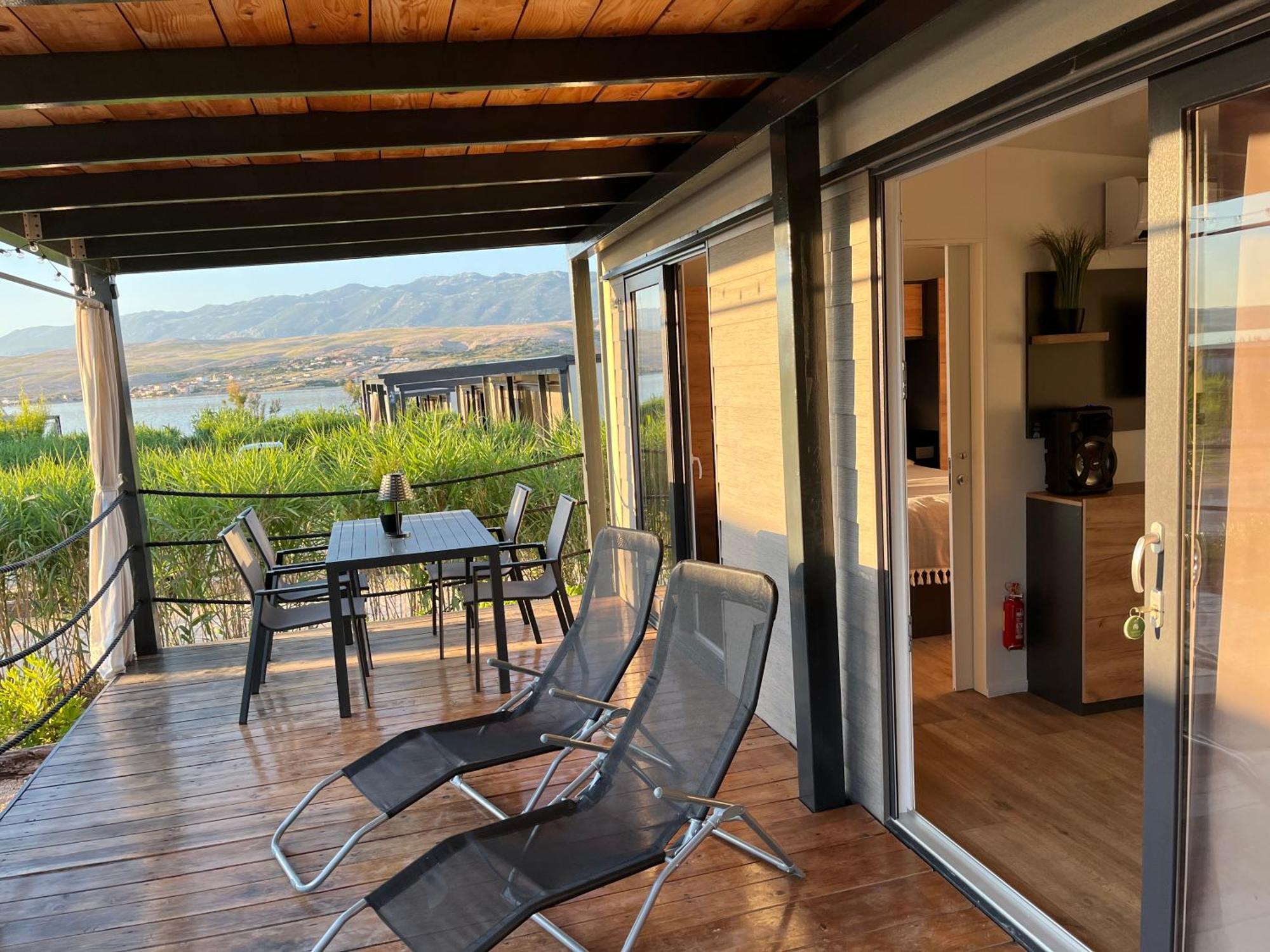 Apartman Terra Park Spiritos - Luxury Mobile House Ina *
